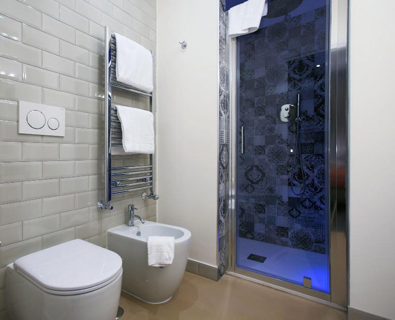 Trevi Contemporary Suite - Oda