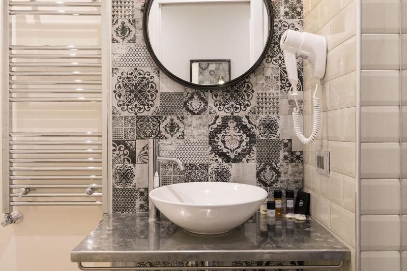 Trevi Contemporary Suite - Oda