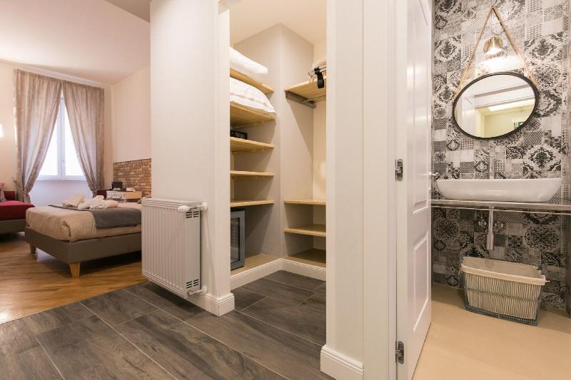 Trevi Contemporary Suite - Oda