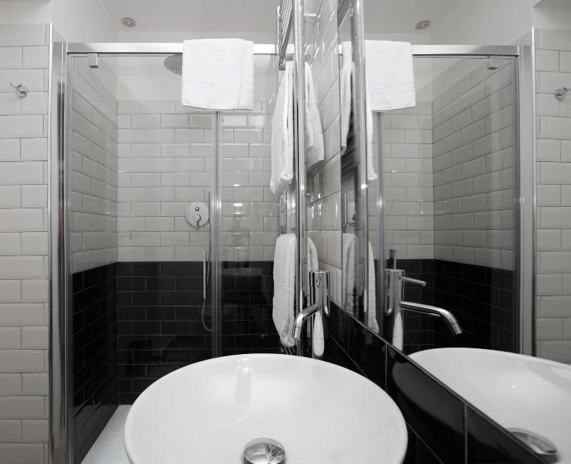 Trevi Contemporary Suite - Oda