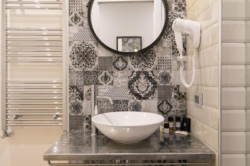 Trevi Contemporary Suite - Oda