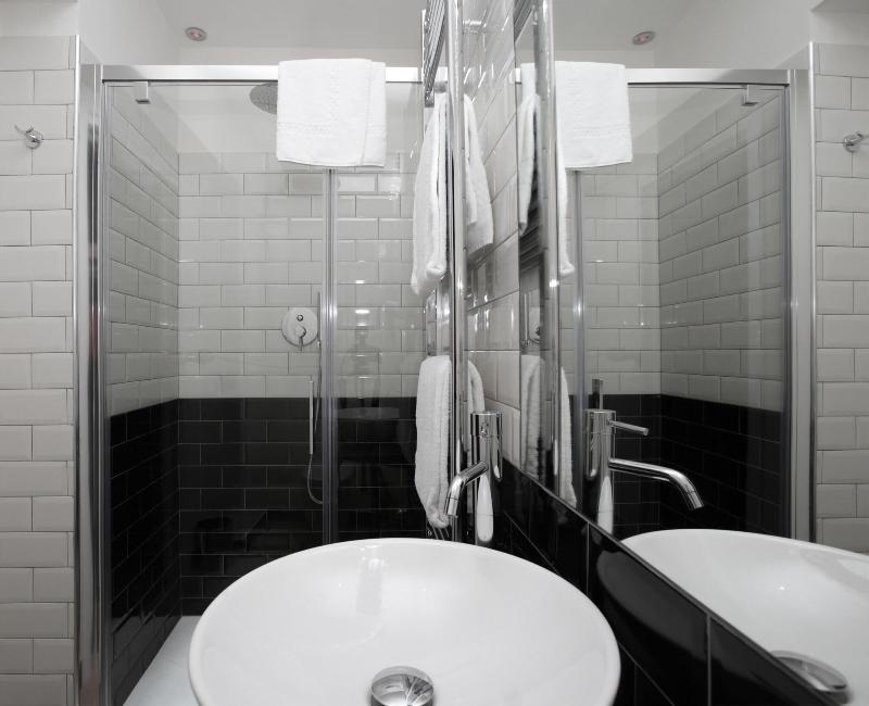 Trevi Contemporary Suite - Oda