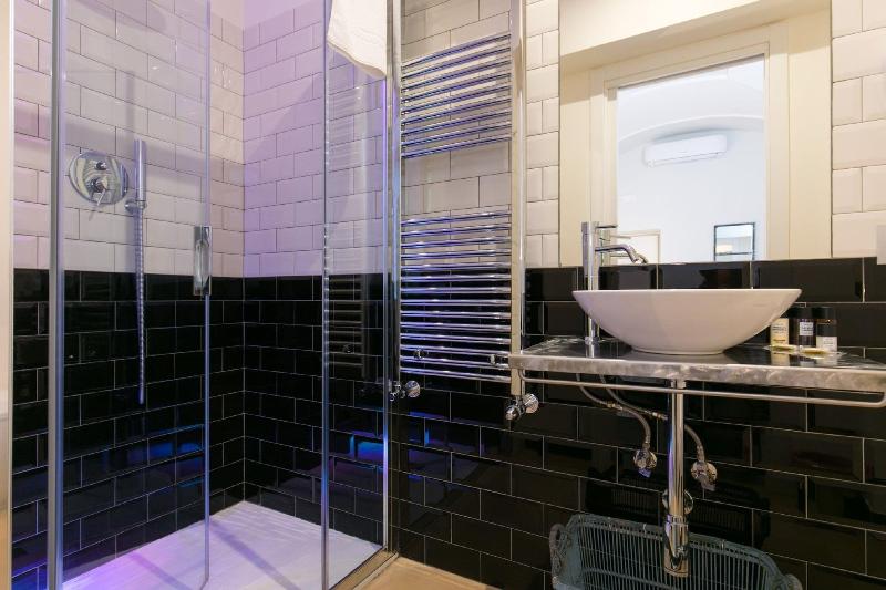 Trevi Contemporary Suite - Oda