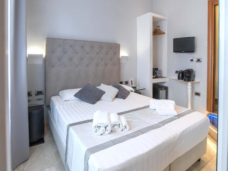 Pantheon Caesar Relais - Genel