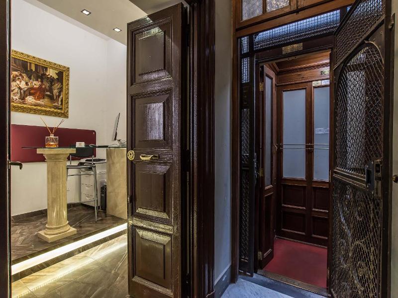 Pantheon Caesar Relais - Genel