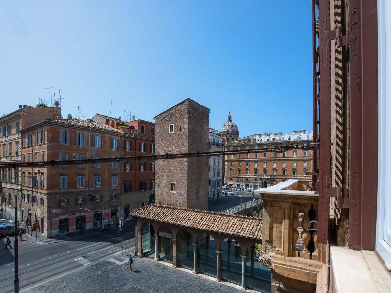 Pantheon Caesar Relais - Genel