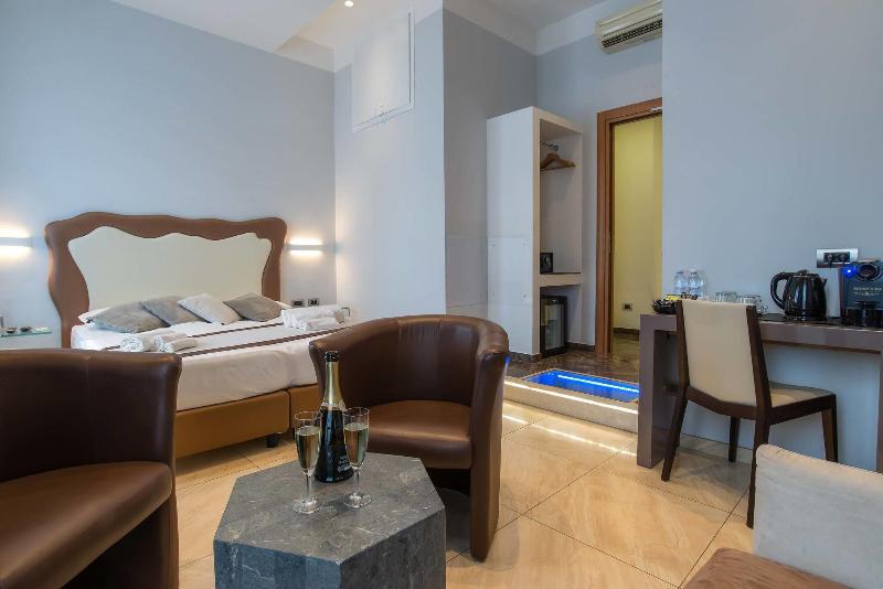 Pantheon Caesar Relais - Oda