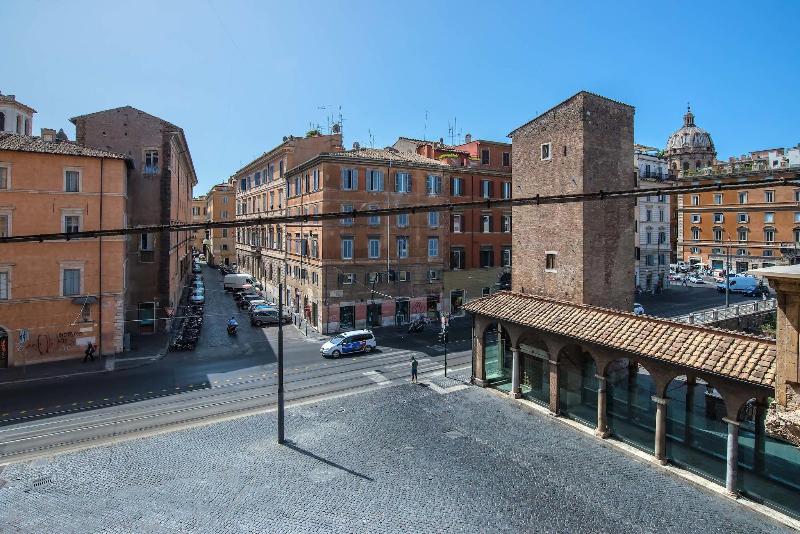 Pantheon Caesar Relais - Oda