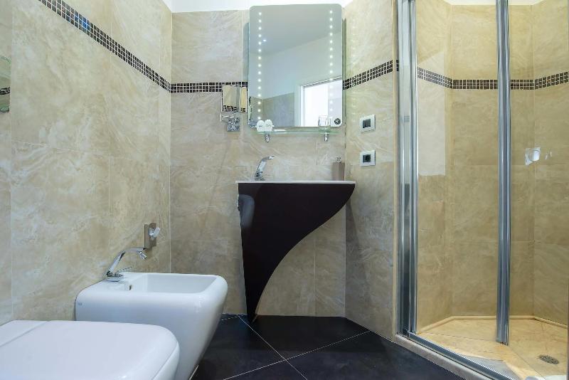 Pantheon Caesar Relais - Oda