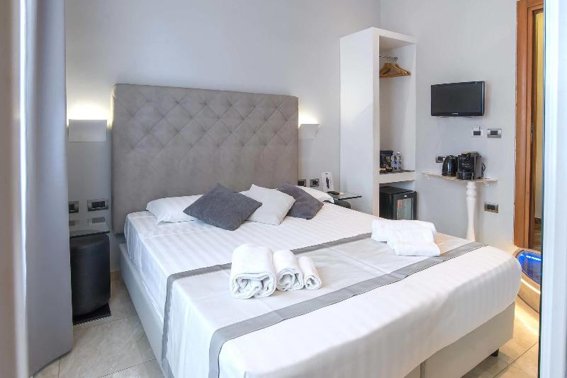 Pantheon Caesar Relais - Oda