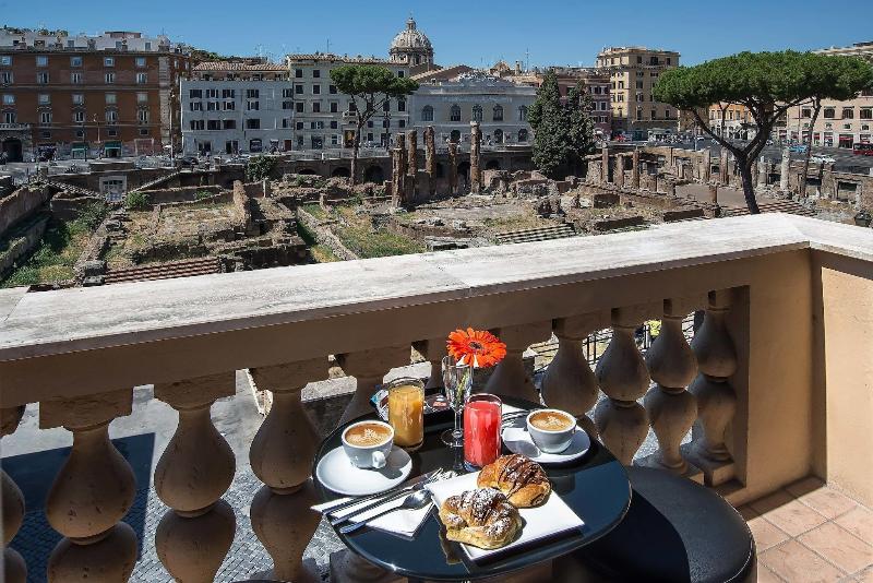Pantheon Caesar Relais - Oda