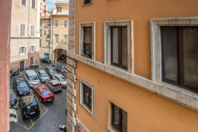 Pantheon Caesar Relais - Oda