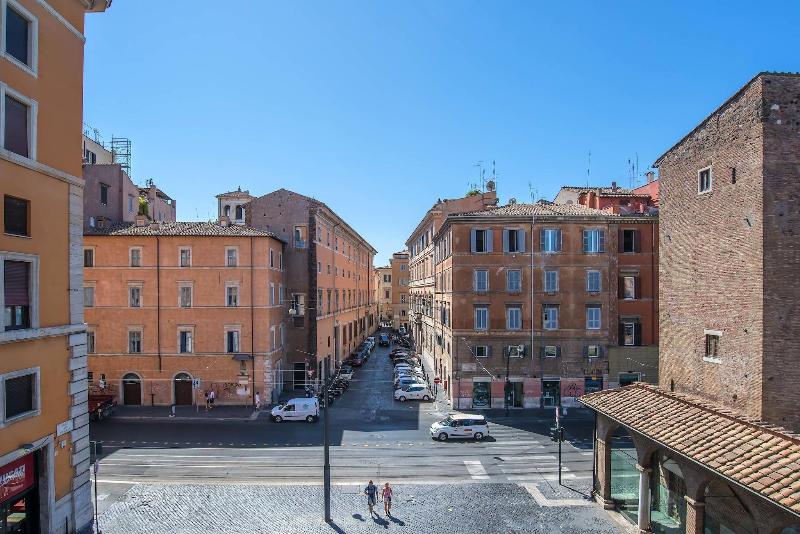 Pantheon Caesar Relais - Oda