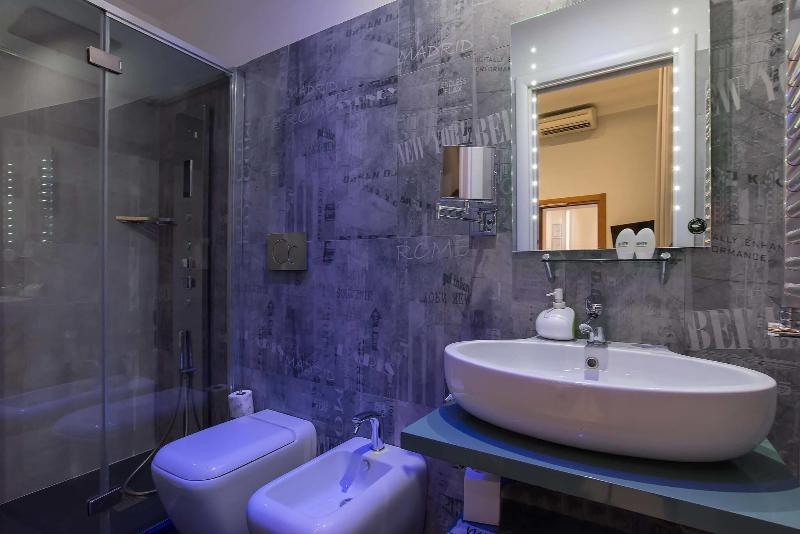Pantheon Caesar Relais - Oda