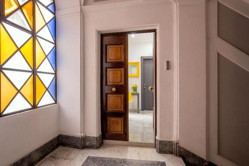 GCF LUXURY SUITES, Guest House - Lobi