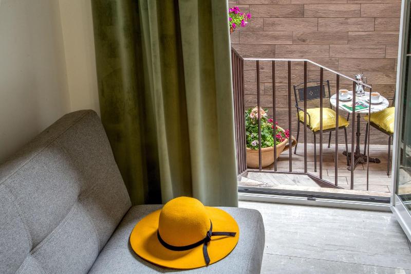 GCF LUXURY SUITES, Guest House - Lobi