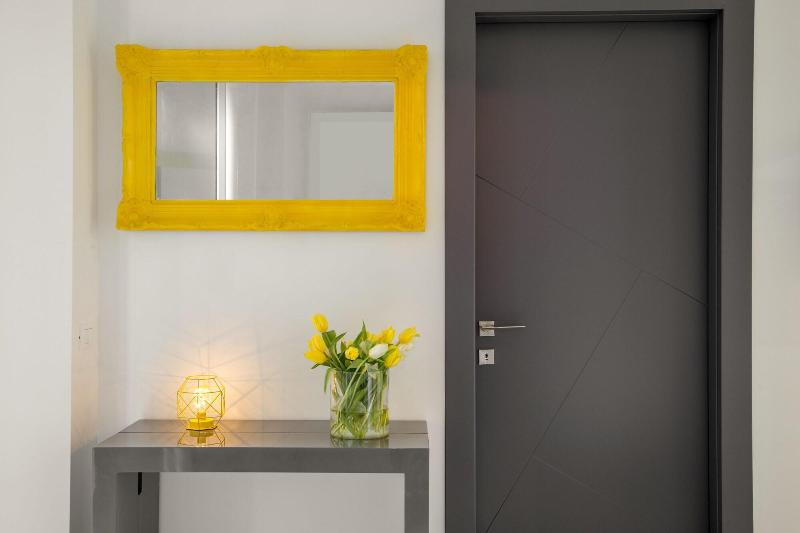 GCF LUXURY SUITES, Guest House - Oda