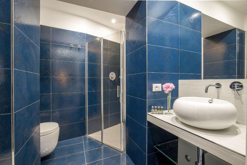 GCF LUXURY SUITES, Guest House - Oda