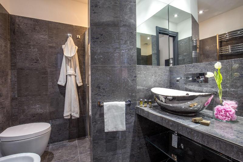 GCF LUXURY SUITES, Guest House - Oda