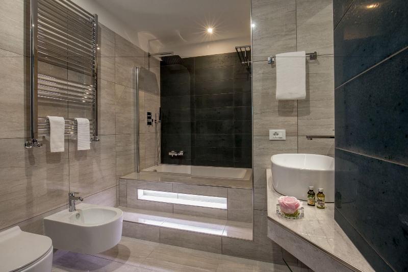 GCF LUXURY SUITES, Guest House - Oda