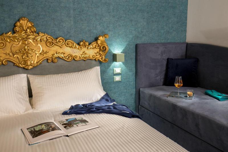 GCF LUXURY SUITES, Guest House - Oda