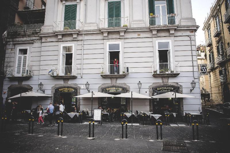 B&B Le 4 Stagioni Dante's Suites - Genel