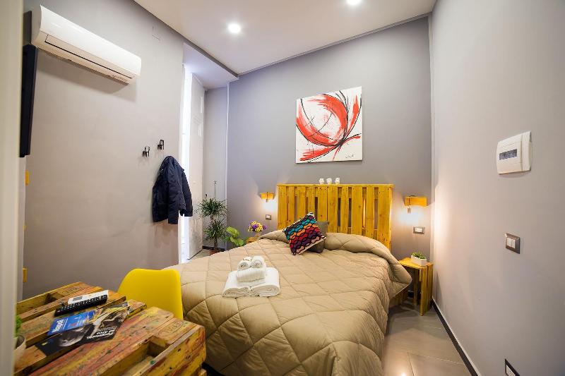 B&B Le 4 Stagioni Dante's Suites - Oda