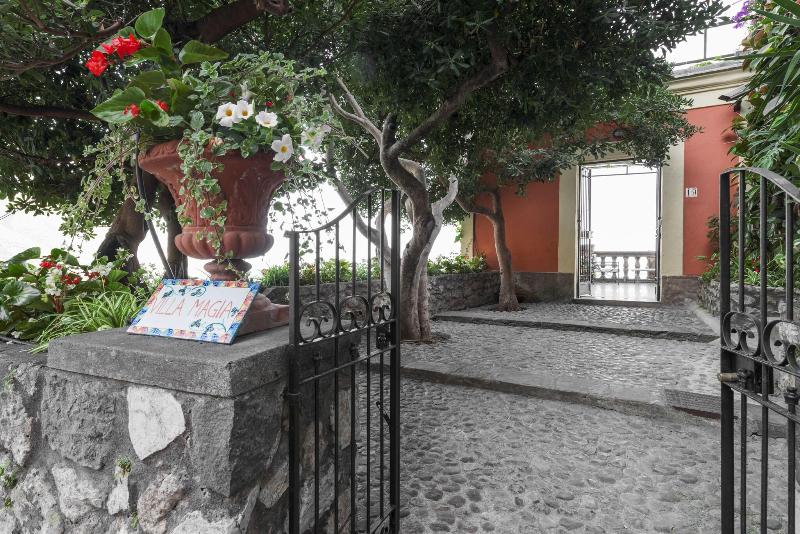 Villa Magia - Genel