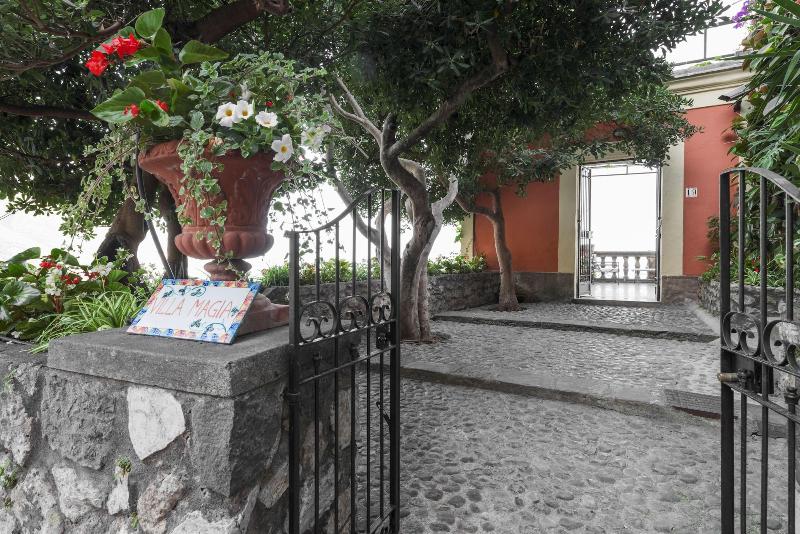Villa Magia - Genel