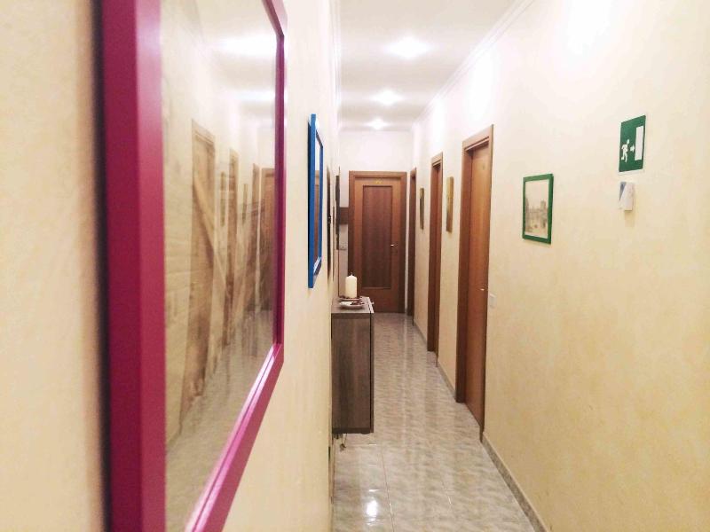 Roman Holidays Rooms Otranto - Lobi