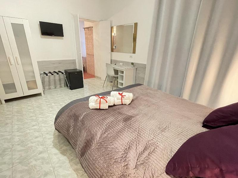 Roman Holidays Rooms Otranto - Oda