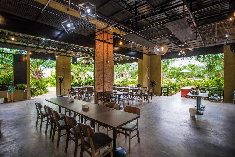 Palm Pran Resort - Lobi