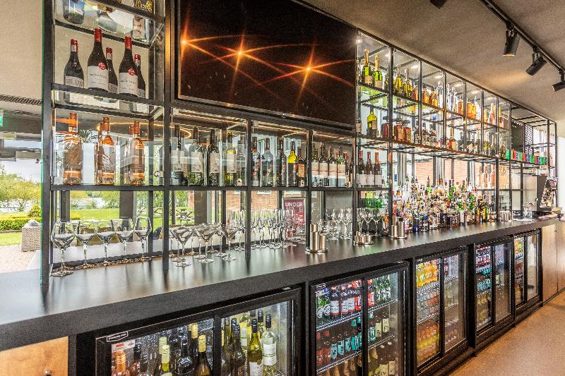 Holiday Inn Basildon - Bar