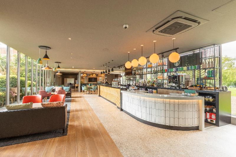 Holiday Inn Basildon - Bar