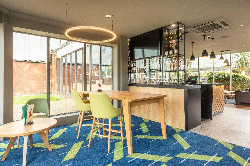Holiday Inn Basildon - Bar