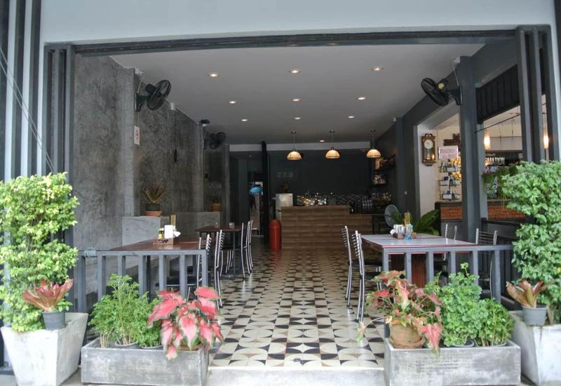 Phang Nga Guesthouse by ZUZU - Restoran