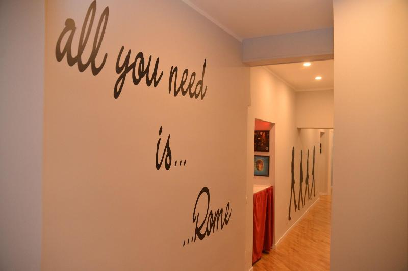 All You Need Is Rome Guesthouse - Lobi
