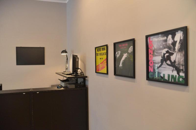 All You Need Is Rome Guesthouse - Lobi