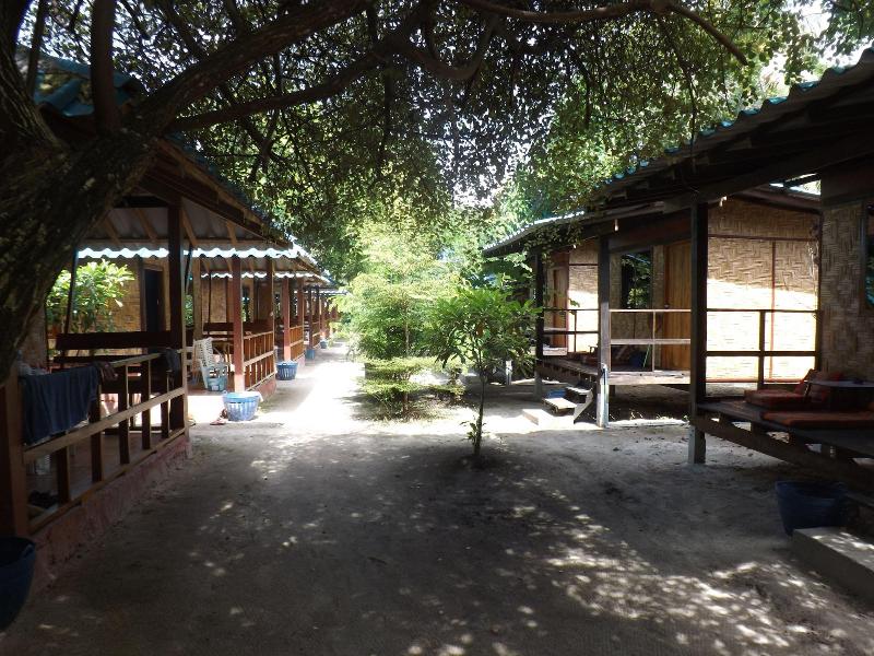 Family Song Bungalow - Genel