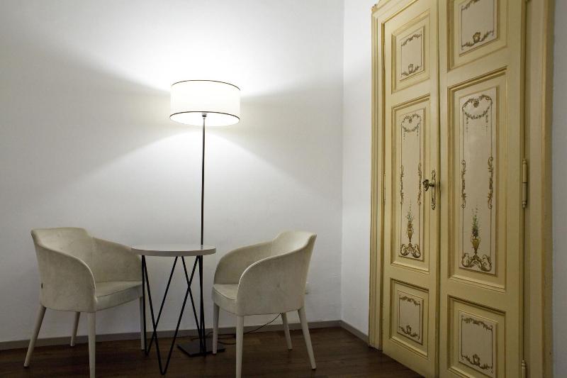 Piazza Farnese Luxury Suites - Oda