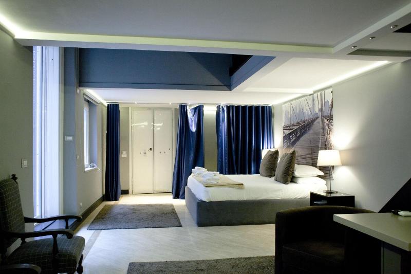 Piazza Farnese Luxury Suites - Oda