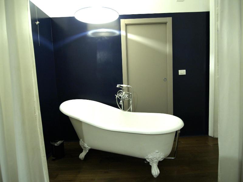 Piazza Farnese Luxury Suites - Oda