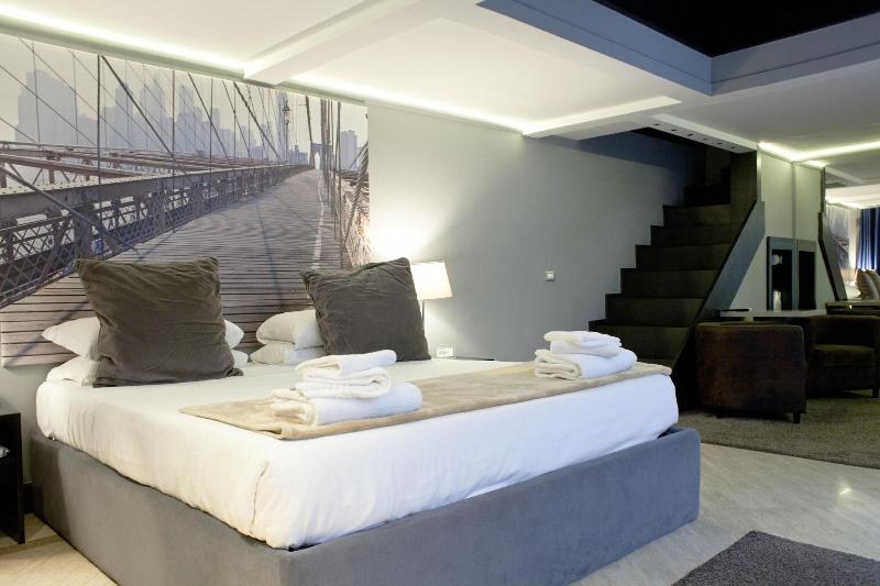 Piazza Farnese Luxury Suites - Oda