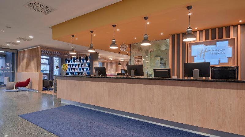 Holiday Inn Express Frankfurt - Messe - Lobi