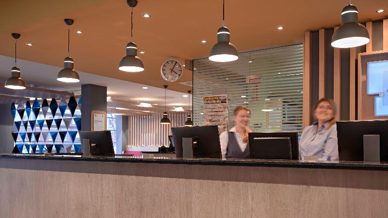 Holiday Inn Express Frankfurt - Messe - Lobi