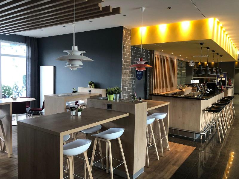 Holiday Inn Express Frankfurt - Messe - Genel