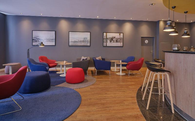 Holiday Inn Express Frankfurt Airport - Lobi