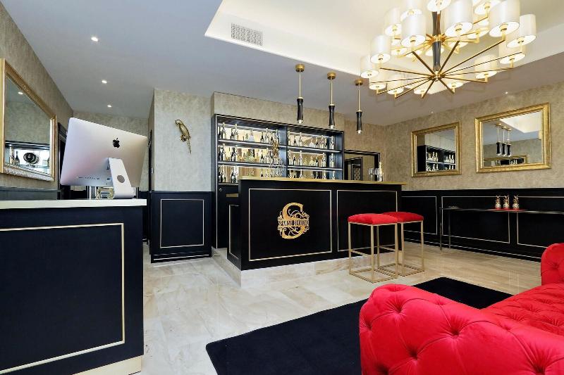Spanish Diamond Luxury Suites Jacuzzi - Bar