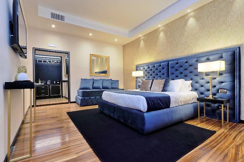 Spanish Diamond Luxury Suites Jacuzzi - Oda