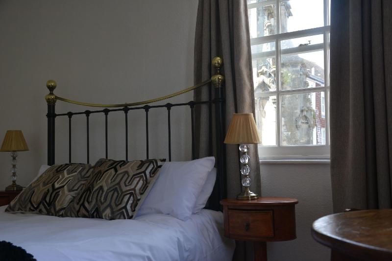 Cathedral Gate Hotel - Oda